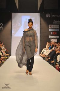 Lady unveil